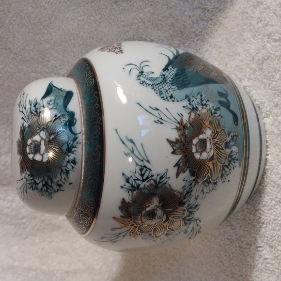 KUTANI Art Vintage Ginger Jar Japanese Hand Painted Kutani